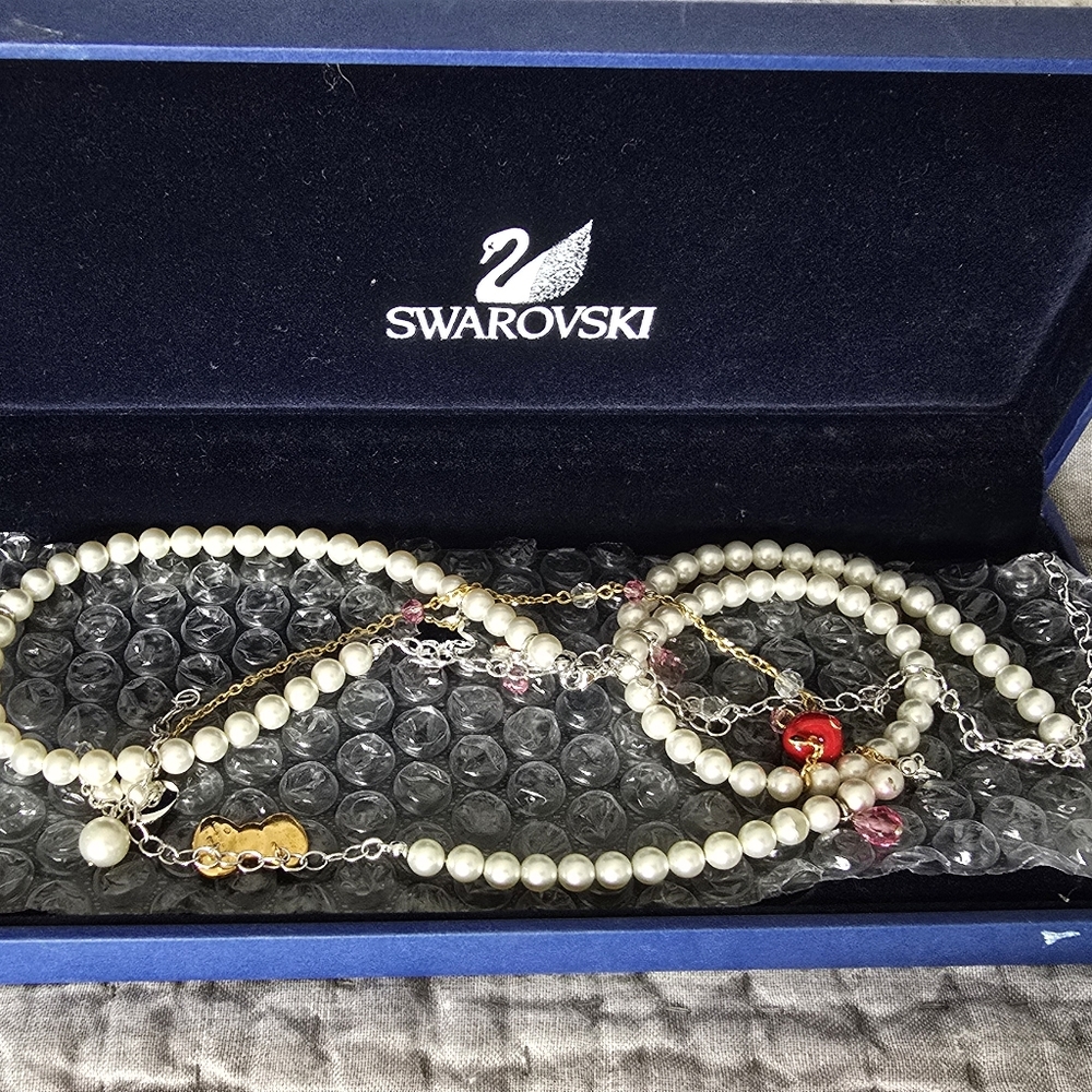 Hello Kitty Swarovski Pearl Necklace